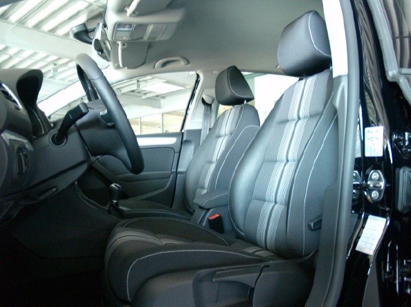 VW Golf 101.937 km 7.500 € Leinfelden-Echterdingen 70771