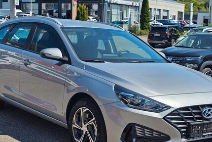 Hyundai i30 8.562 km 17.950 € Leonberg 71229