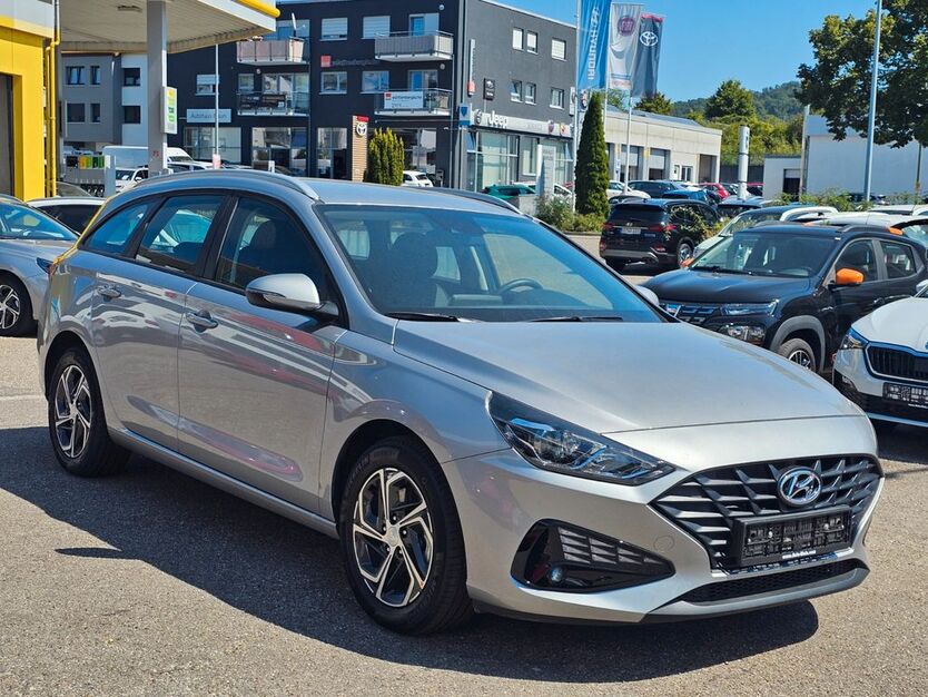 Hyundai i30 8.562 km 17.950 € Leonberg 71229