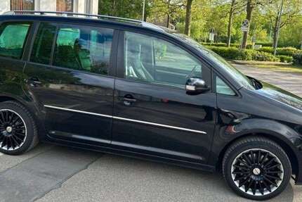 VW Touran 175.000 km 3.850 € Stuttgart 70437
