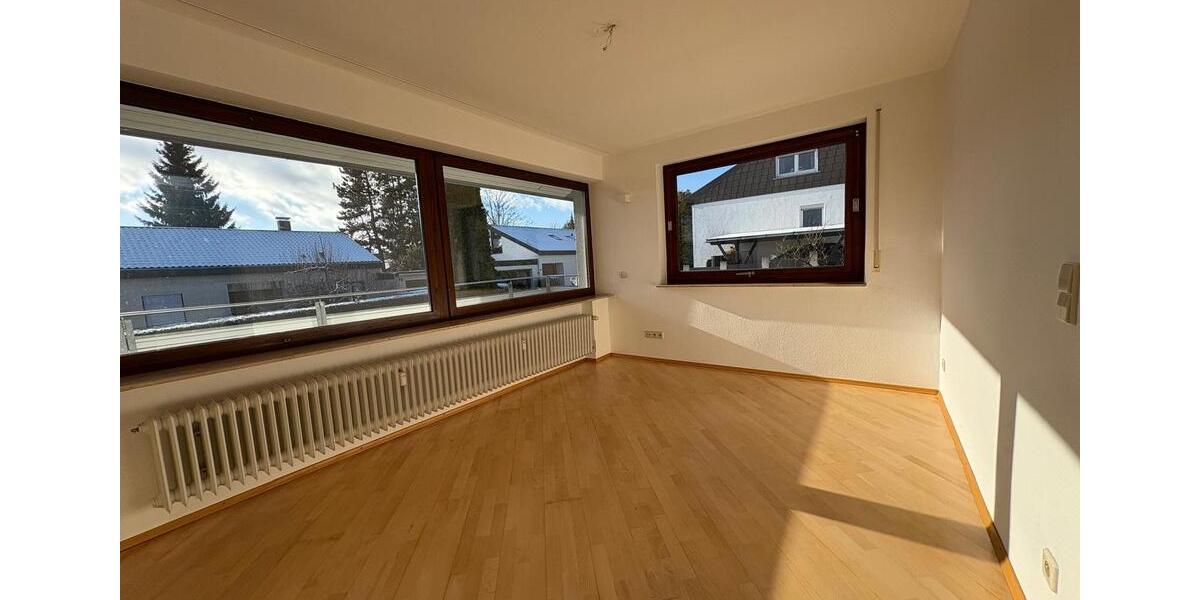 Einfamilienhaus Gärtringen - 4.5 Zimmer, 130 m&sup2;, 1.550&euro; | Angebot:24677549