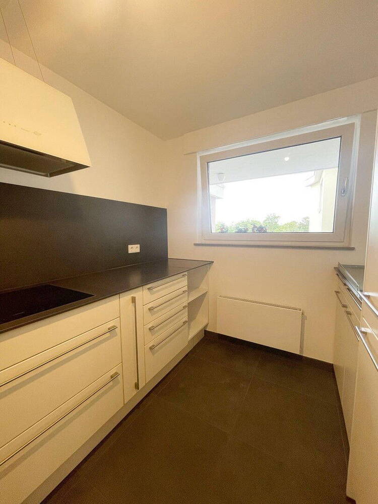Charmante 5-Zimmer-Whg mit Panoramablick, zwei Balkonen & Tiefgarage - Zweitbezug nach Kernsanierung