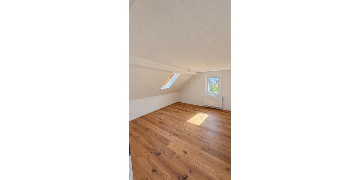 Einfamilienhaus Esslingen am Neckar Oberesslingen - 4.5 Zimmer, 140 m&sup2;, 1.995&euro; | Angebot:27623344