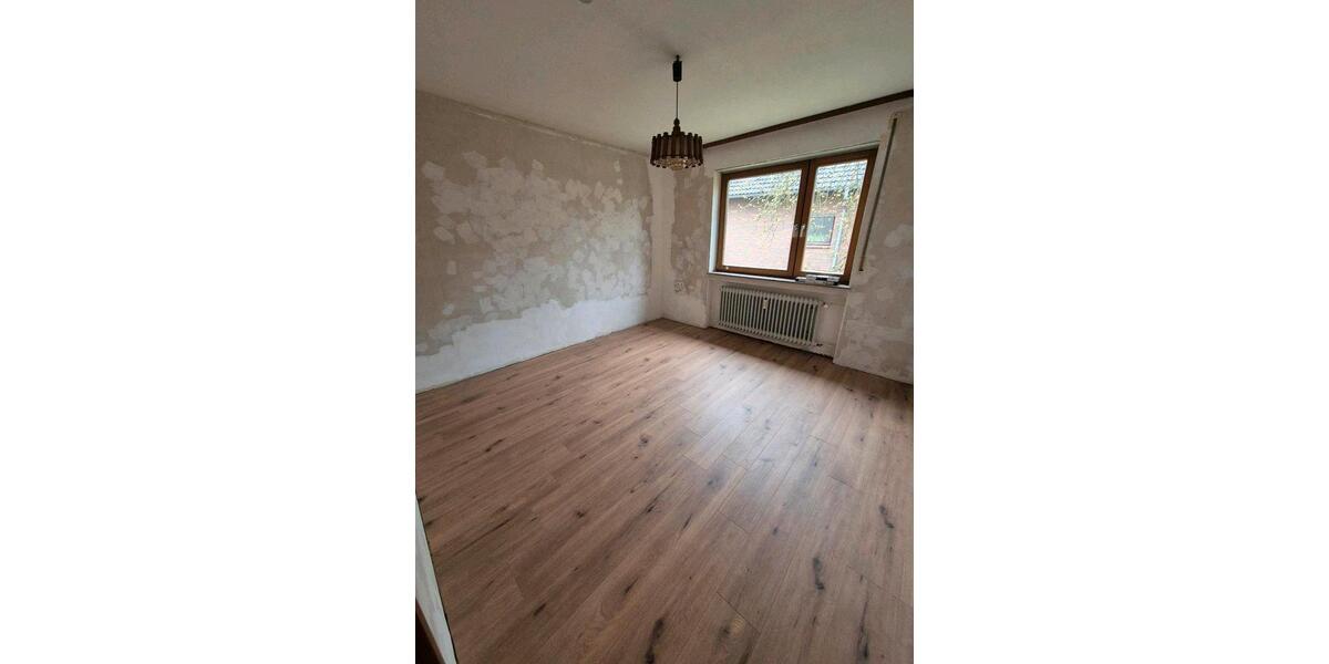 Erdgeschoßwohnung Herrenberg - 5 Zimmer, 117 m&sup2;, 1.400&euro; | Angebot:25941985