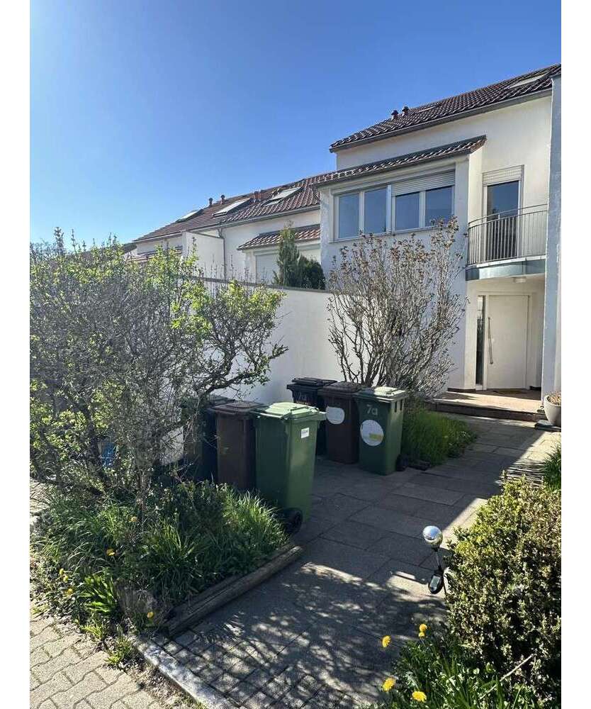 Haus zum Mieten in Stuttgart 2.100 € 173 m²
