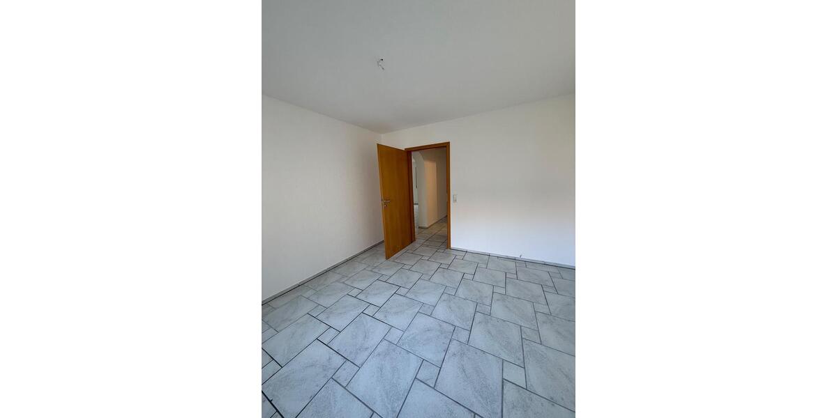 Etagenwohnung Reutlingen Sondelfingen - 3.5 Zimmer, 79 m&sup2;, 1.200&euro; | Angebot:27543998
