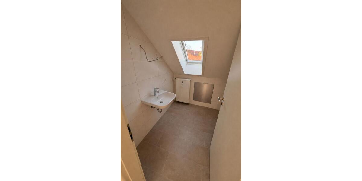 Dachgeschoßwohnung Leonberg - 2 Zimmer, 58 m&sup2;, 880&euro; | Angebot:25945542