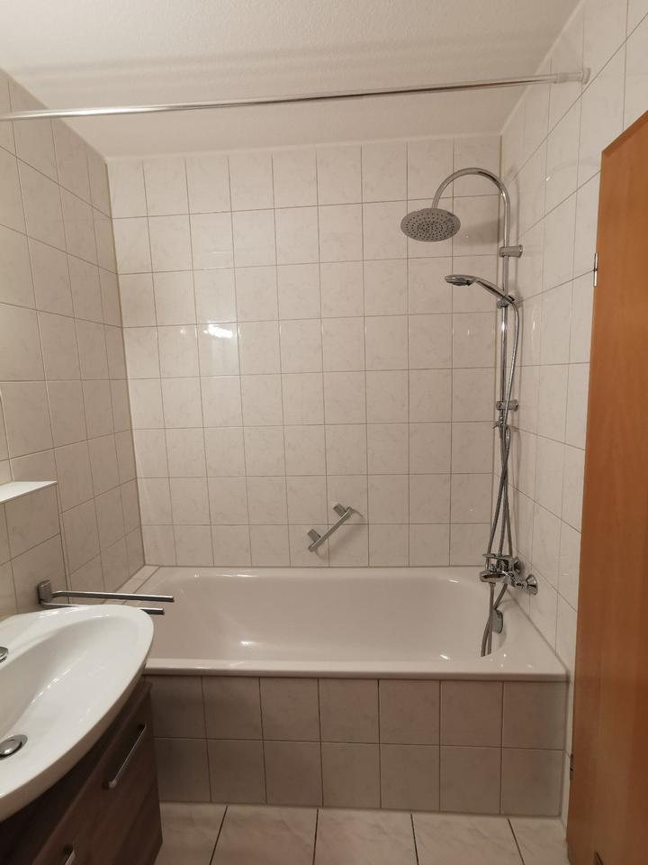 Stilvolle und moderne 2-Raum-DG-Wohnung mit EBK in Freiberg am