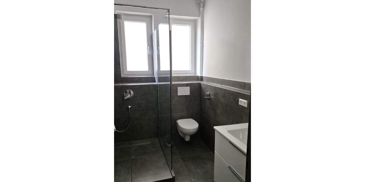 Etagenwohnung Stuttgart Ost - 3 Zimmer, 126 m&sup2;, 1.800&euro; | Angebot:25674459