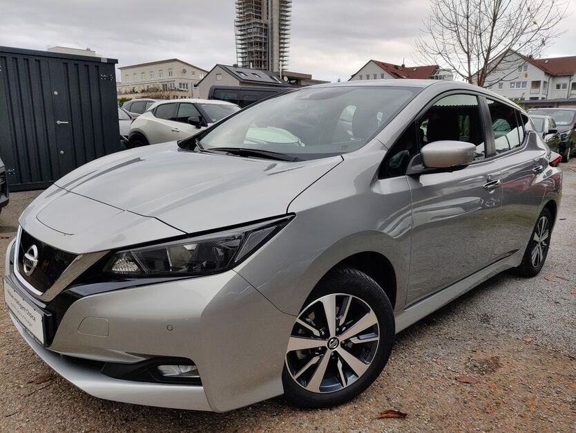 Nissan Leaf 39.800 km 13.750 € Fellbach 70734