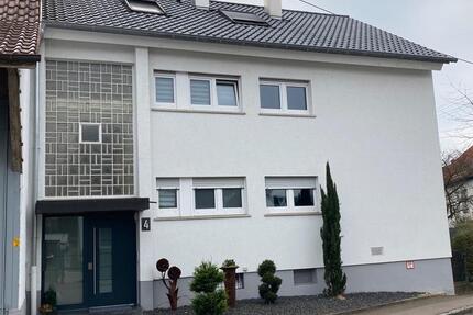 Mehrfamilienhaus mit 3 Wohnungen (komplett saniert) 8 zimmer