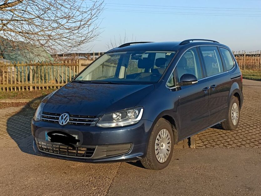 VW Sharan 143.000 km 8.490 € Stuttgart 70374