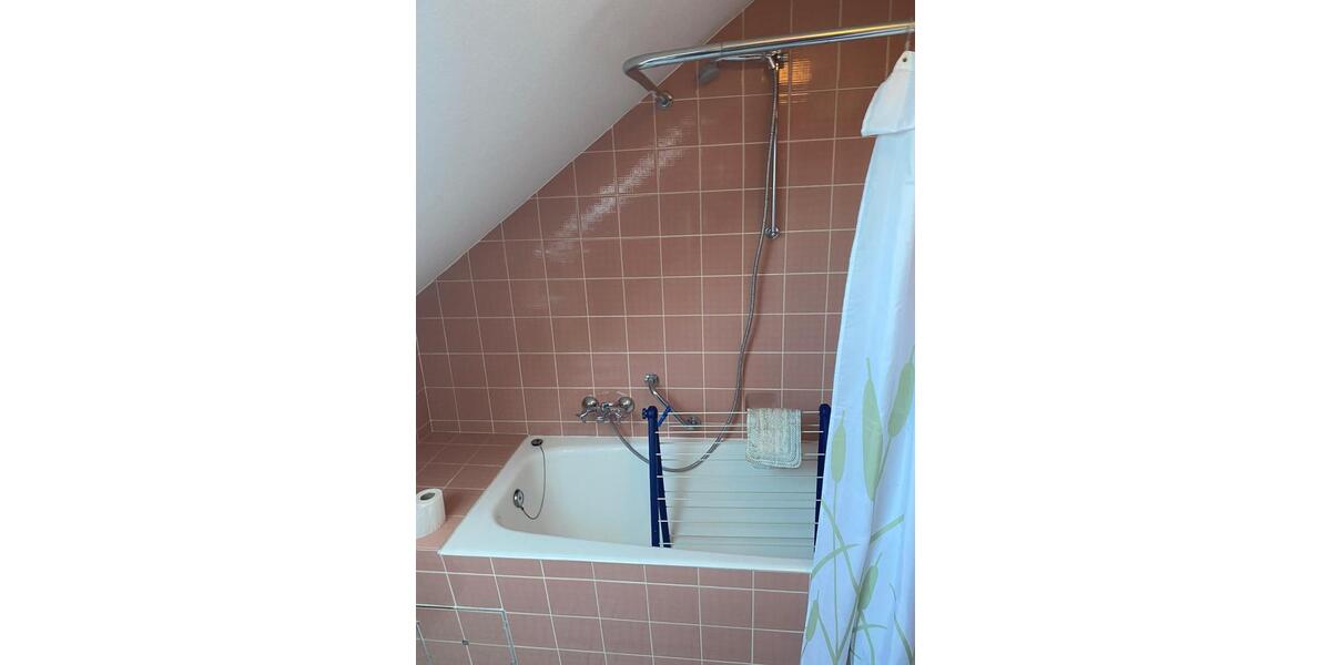 Dachgeschoßwohnung Pforzheim Eutingen - 2.5 Zimmer, 85 m&sup2;, 990&euro; | Angebot:25840419