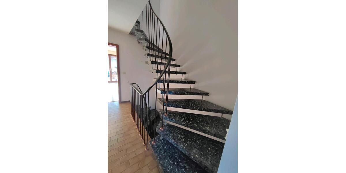 Doppelhaushälfte Leonberg - 6 Zimmer, 146 m&sup2;, 500.000&euro; | Angebot:27244478