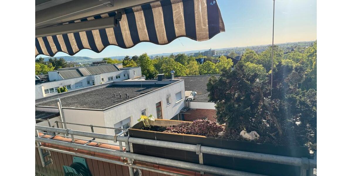 Dachgeschoßwohnung Fellbach - 4 Zimmer, 96 m&sup2;, 1.400&euro; | Angebot:26386662