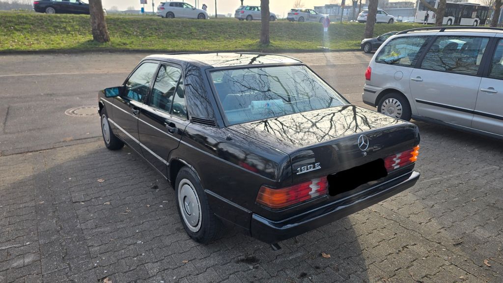 Mercedes-Benz 190 59.687 km 6.200 &euro; Korntal-Münchingen 70825