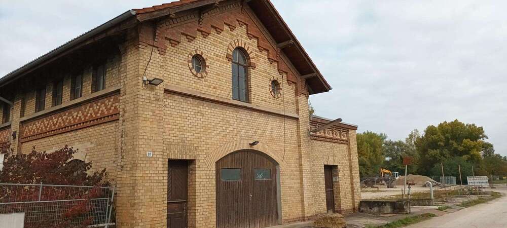 Halle in Wendlingen 1.200 € 156 m² zimmer