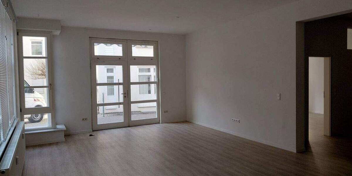Etagenwohnung Vaihingen an der Enz - 3 Zimmer, 114 m&sup2;, 1.200&euro; | Angebot:25385696