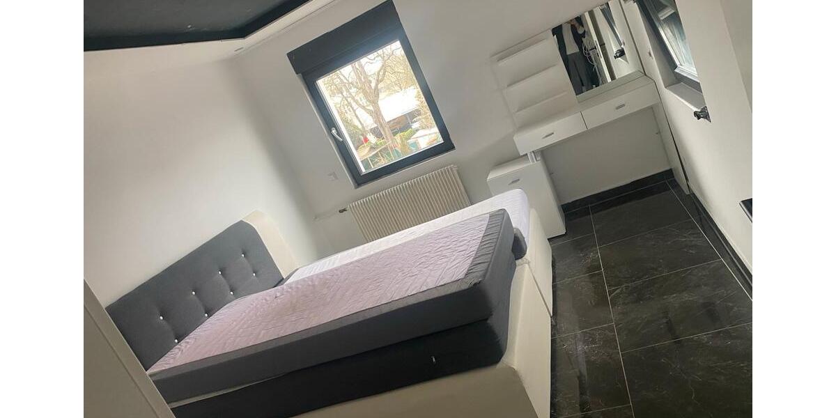 Einfamilienhaus Nürtingen - 225 Zimmer, 225 m&sup2;, 2.000&euro; | Angebot:26483462