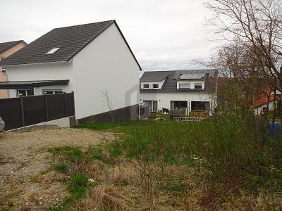 DER PLATZ FÜR IHRE DOPPELHAUSHÄLFTE