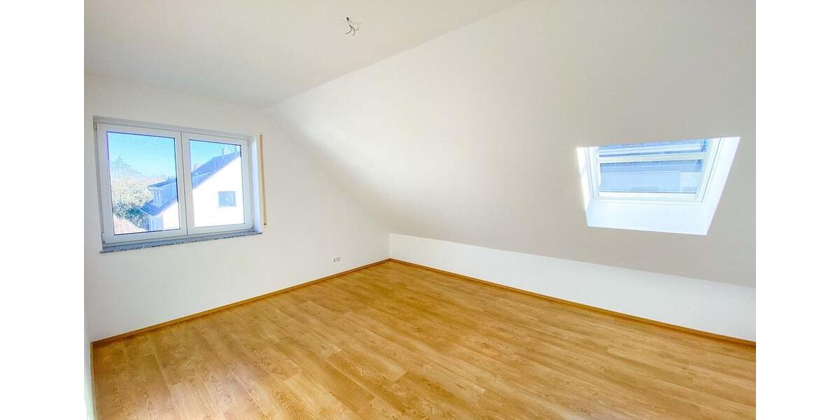 Dachgeschoßwohnung Vaihingen an der Enz - 3.5 Zimmer, 77 m&sup2;, 1.090&euro; | Angebot:26232780