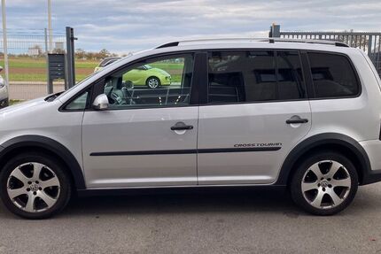 VW Touran 121.431 km 5.650 € Böblingen 71034