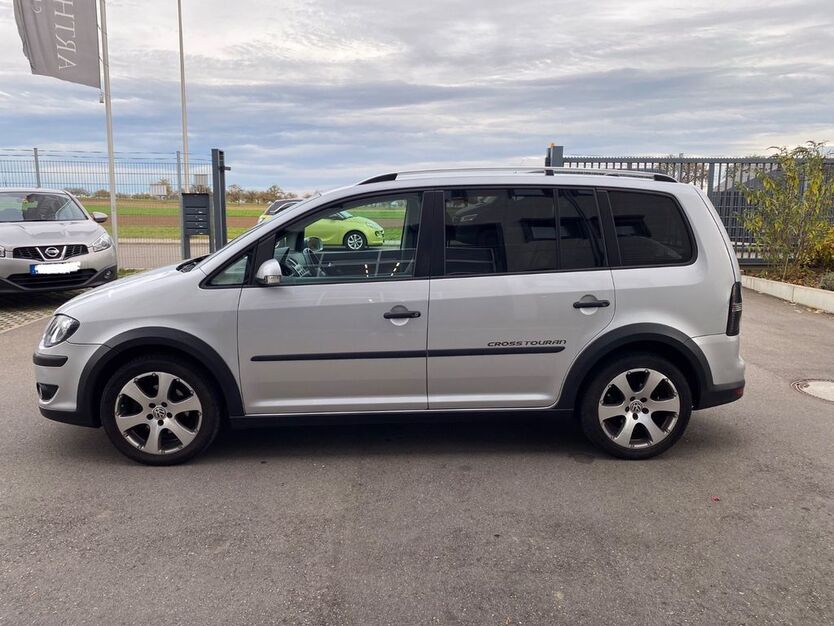VW Touran 121.431 km 5.650 € Böblingen 71034
