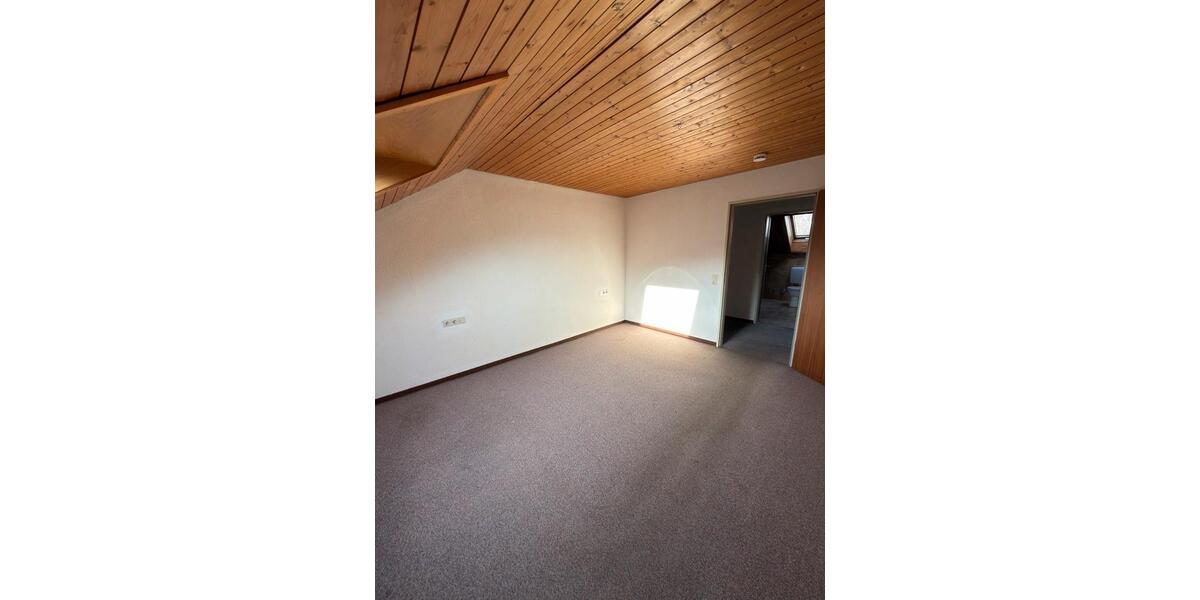 Dachgeschoßwohnung Großbettlingen - 2 Zimmer, 50 m&sup2;, 168.000&euro; | Angebot:24720566