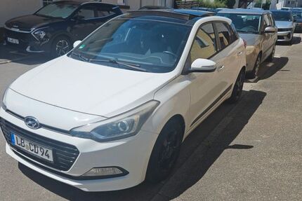 Hyundai i20 98.000 km 10.700 &euro; Bietigheim bissingen 74321