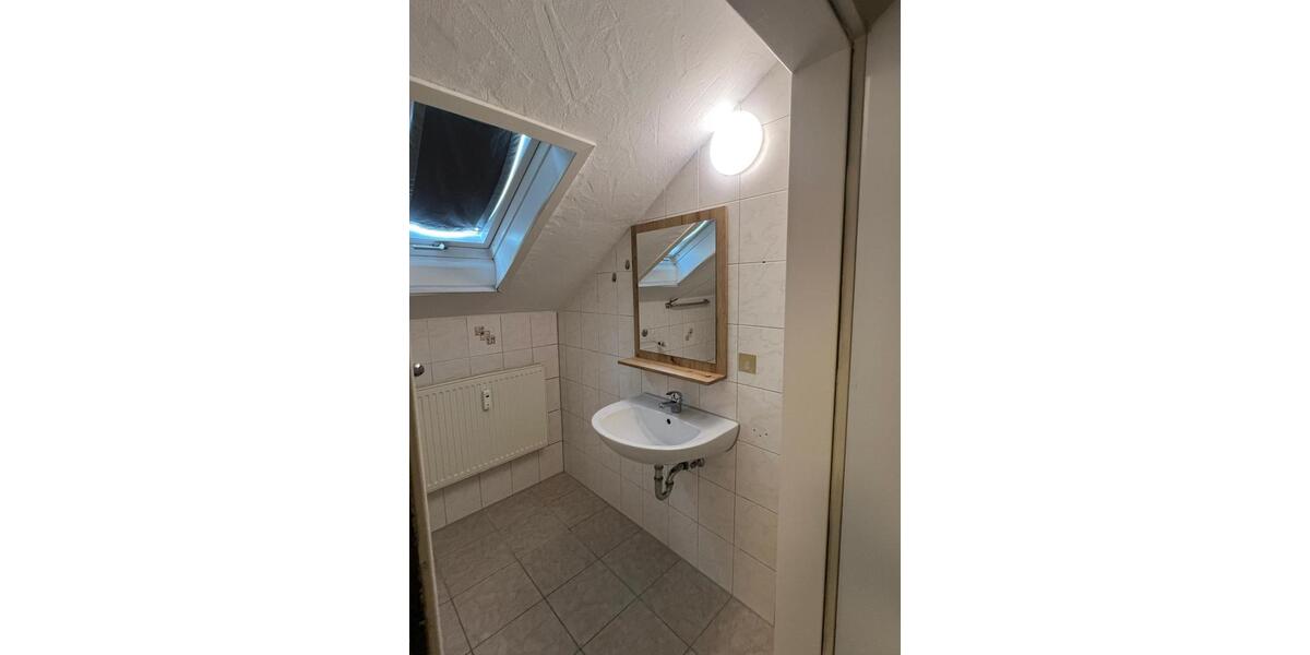 Dachgeschoßwohnung Nürtingen - 3 Zimmer, 58 m&sup2;, 210.000&euro; | Angebot:26972669