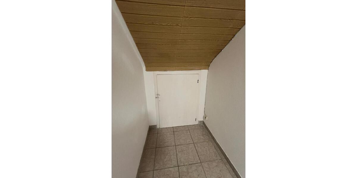 Dachgeschoßwohnung Nürtingen - 3 Zimmer, 58 m&sup2;, 210.000&euro; | Angebot:26972669