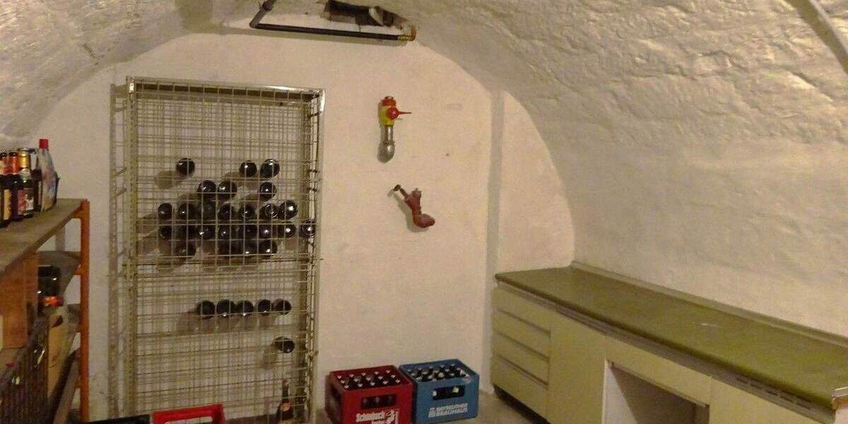 Einfamilienhaus Esslingen am Neckar (Oberesslingen) Oberesslingen - 8 Zimmer, 183 m&sup2;, 649.000&euro; | Angebot:24462303