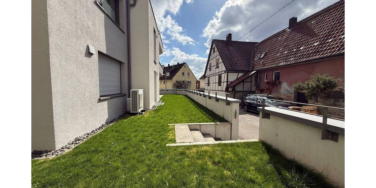 Etagenwohnung Stuttgart Uhlbach - 4 Zimmer, 126 m&sup2;, 2.100&euro; | Angebot:25971337