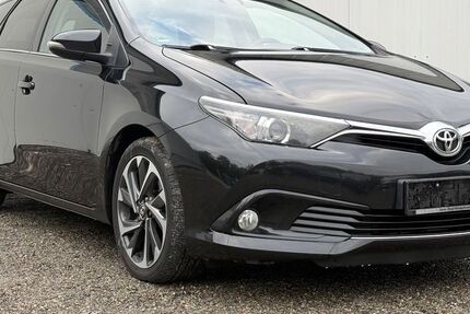 Toyota Auris 159.200 km 9.390 &euro; Reutlingen 72766