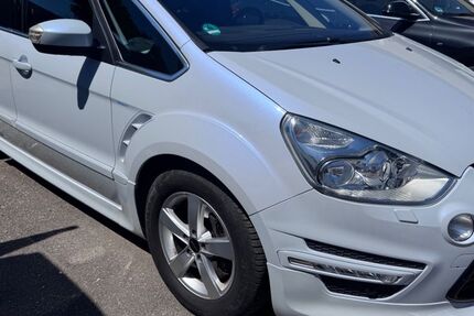 Ford S-Max 125.500 km 10.899 &euro; Reutlingen 72766