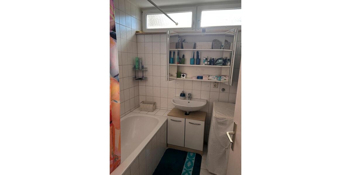 Etagenwohnung Rottenburg am Neckar - 4 Zimmer, 98 m&sup2;, 1.300&euro; | Angebot:25926122