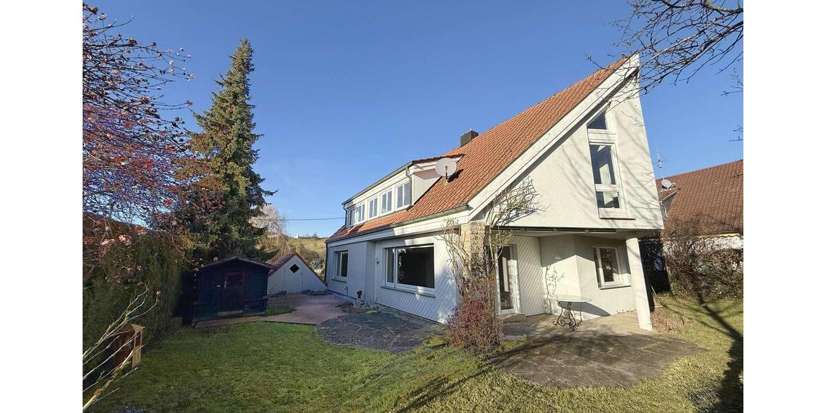Ihr neues Zuhause in Nürtingen – Stilvoll renoviertes Einfamilienhaus mit Garten und Garagen 5.5 zimmer