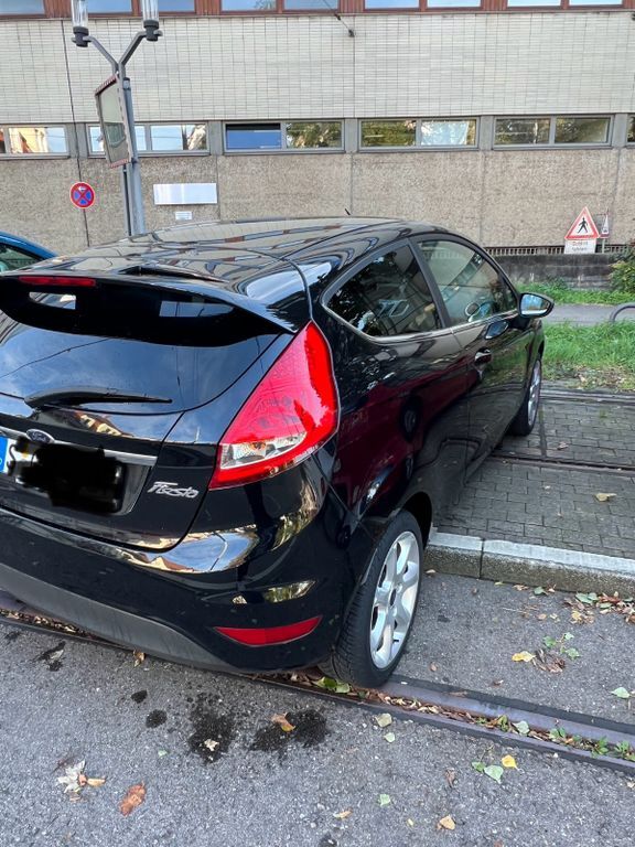 Ford Fiesta 190.500 km 2.900 € Stuttgart 70372