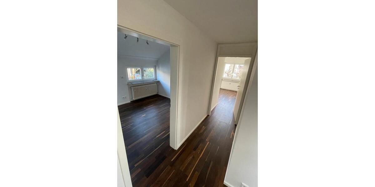 Dachgeschoßwohnung Esslingen am Neckar Hegensberg - 3 Zimmer, 79 m&sup2;, 1.150&euro; | Angebot:24787138
