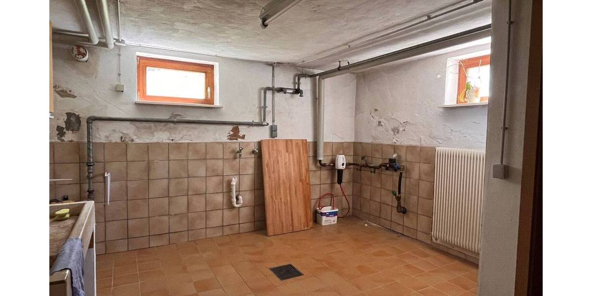 Mehrfamilienhaus, Wohnhaus Herrenberg - 7 Zimmer, 220 m&sup2;, 695.000&euro; | Angebot:25780767