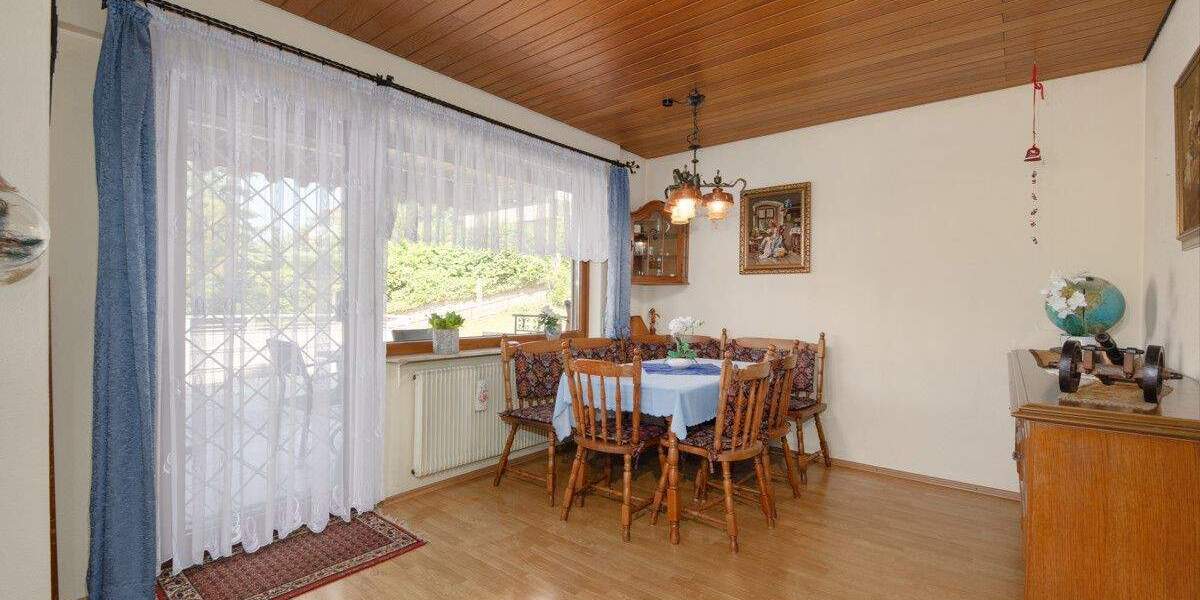 Einfamilienhaus Niefern-Öschelbronn / Niefern Niefern - 6 Zimmer, 180 m&sup2;, 560.000&euro; | Angebot:24860389