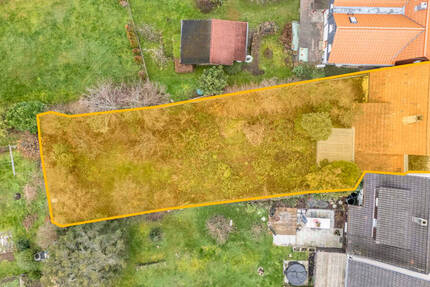 Baugrundstück mit großem Garten in bevorzugter Lage. zimmer