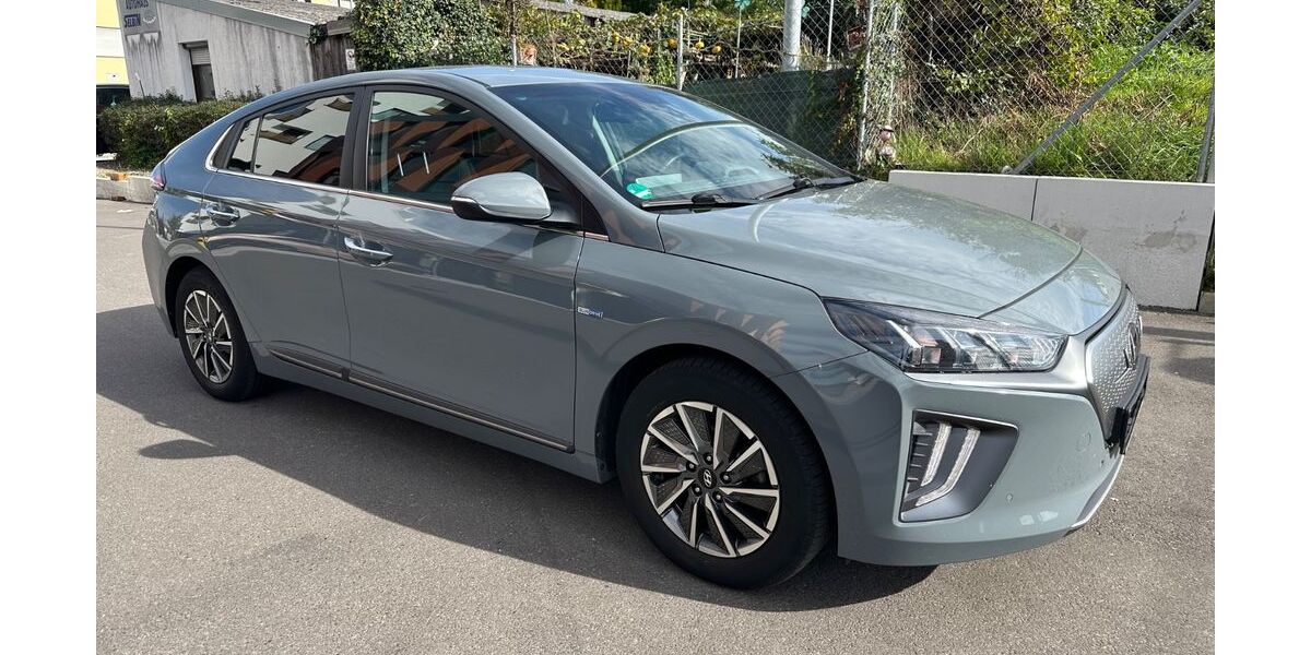 Hyundai IONIQ 102.000 km 13.999 &euro; Ditzingen 71254