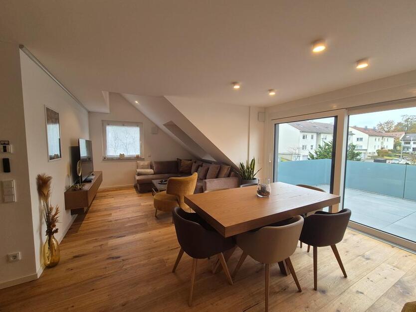 Wunderschöne 5 Zimmer Wohnung KfW 55 mit EBK und TG 2 Stellplätzen zu vermieten zimmer