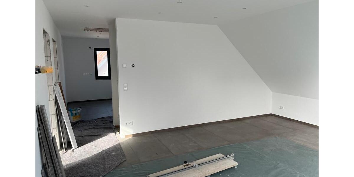 Dachgeschoßwohnung Asperg - 3 Zimmer, 73 m&sup2;, 1.450&euro; | Angebot:25390627