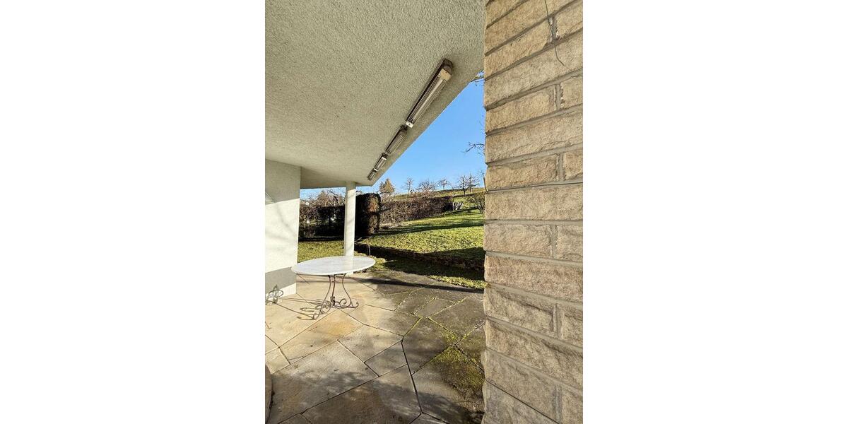 Ihr neues Zuhause in Nürtingen – Stilvoll renoviertes Einfamilienhaus mit Garten und Garagen 5.5 zimmer