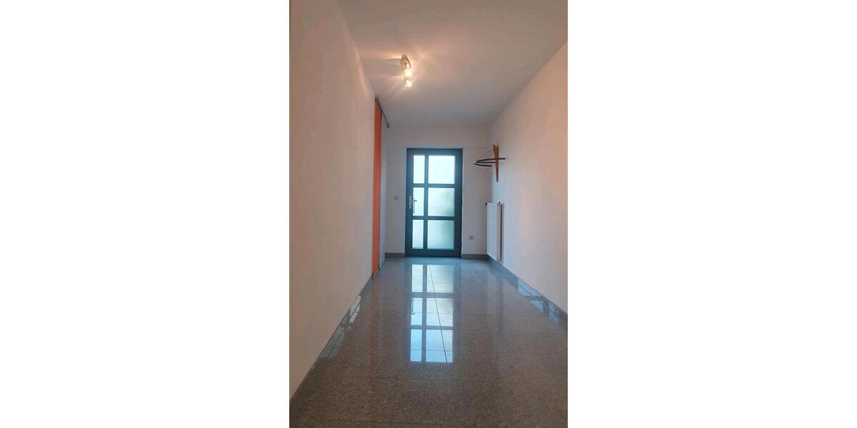 Etagenwohnung Ludwigsburg - 3 Zimmer, 104 m&sup2;, 1.350&euro; | Angebot:25939148