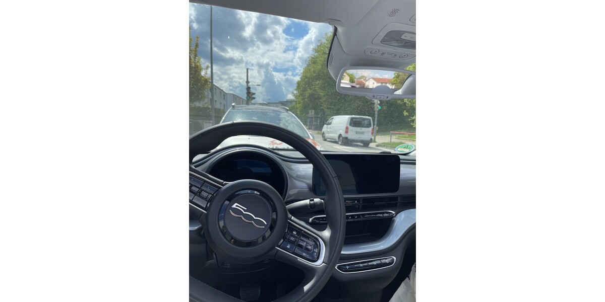 Fiat cabrio 500e 29.000 km 17.000 &euro; Stuttgart 70173