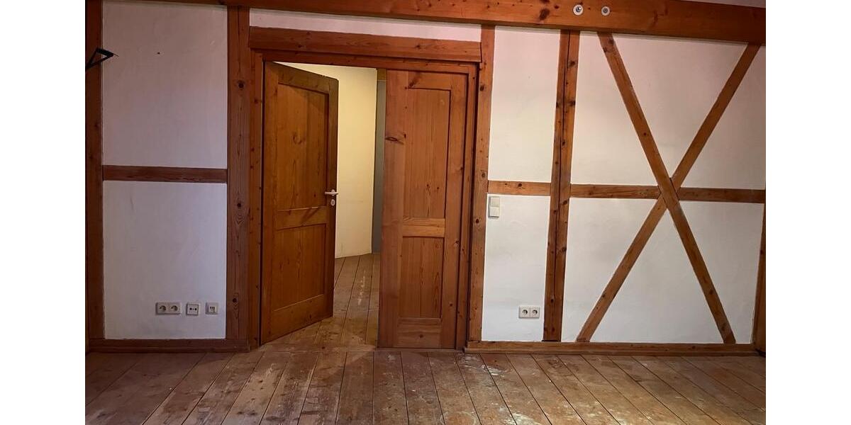 Dachgeschoßwohnung Reutlingen - 2 Zimmer, 70 m&sup2;, 950&euro; | Angebot:24533261