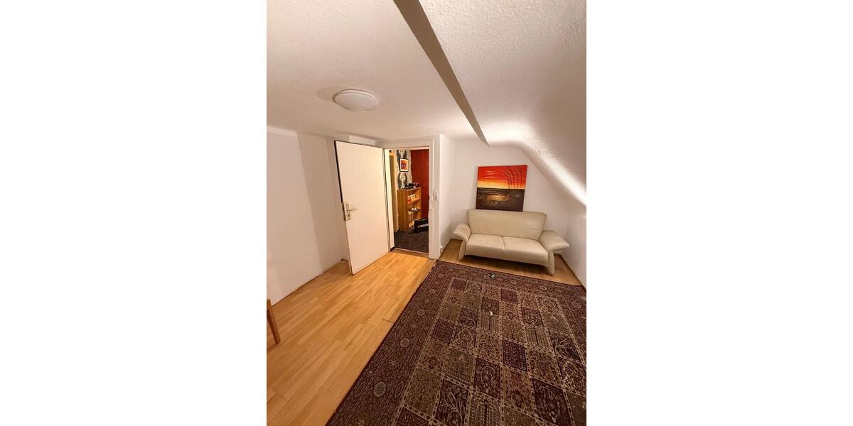 Etagenwohnung Stuttgart Feuerbach - 4 Zimmer, 45 m&sup2;, 450&euro; | Angebot:25102706